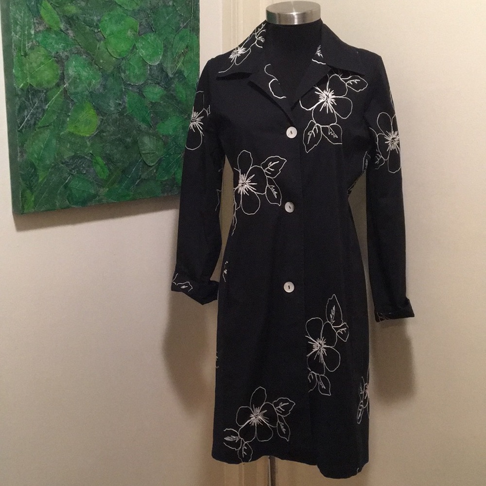 Unique Black & White Duster 🌼🌼